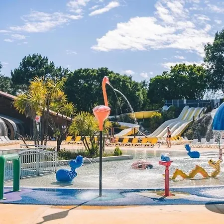 Mobil Climatisé Dans Avec Piscine *